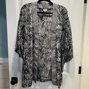 H&M Conscious Rare Zebra Tiger Print‎ Short Silky Kimono Jacket Festival. Large.